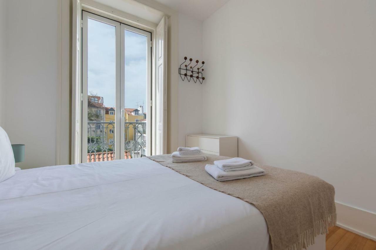 Lovelystay - Sunny Santa Catarina I Lisbon Luaran gambar