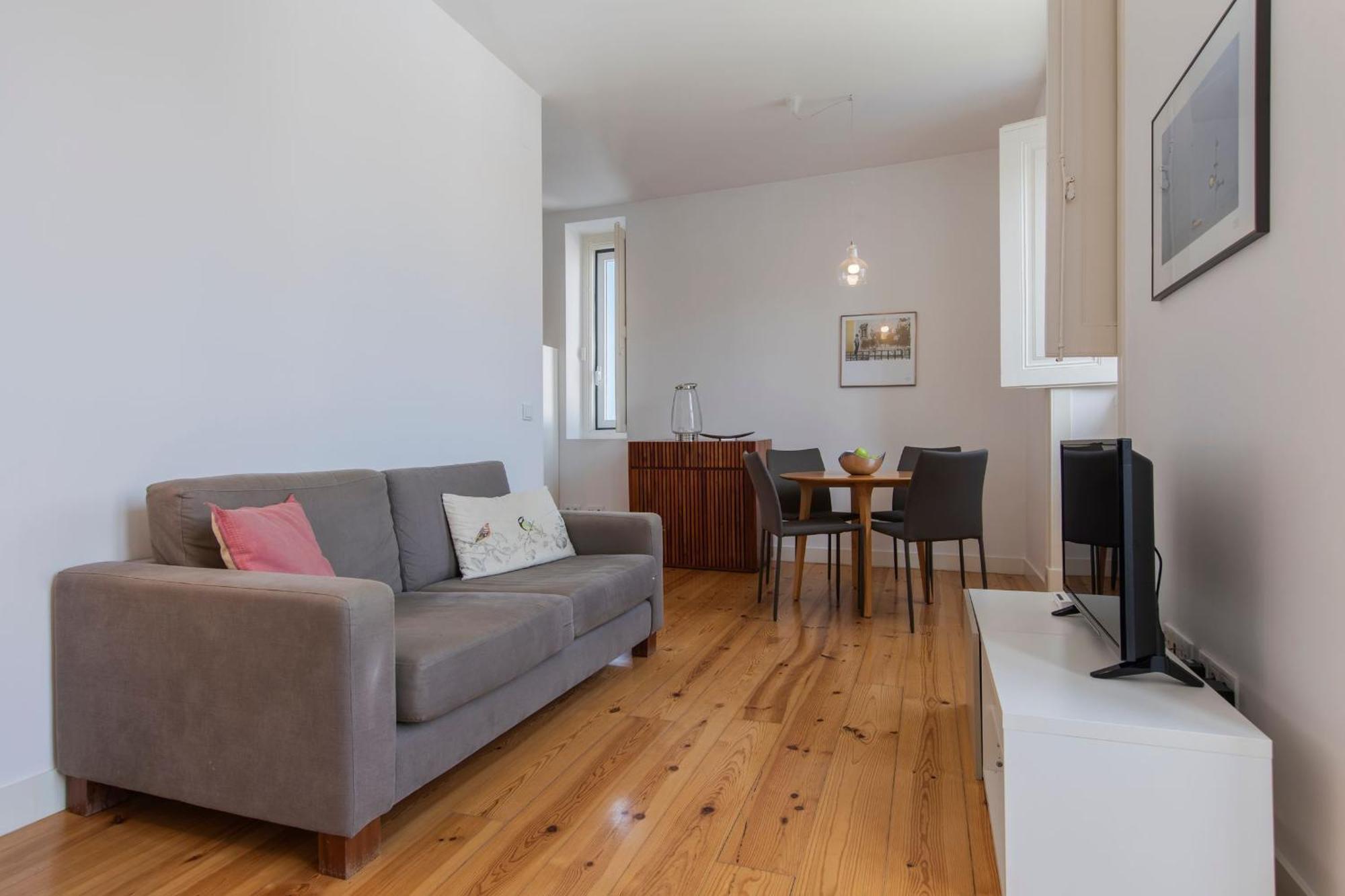 Lovelystay - Sunny Santa Catarina I Lisbon Luaran gambar