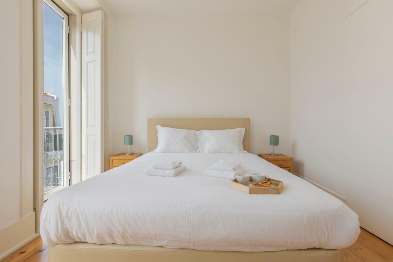 Lovelystay - Sunny Santa Catarina I Lisbon Luaran gambar